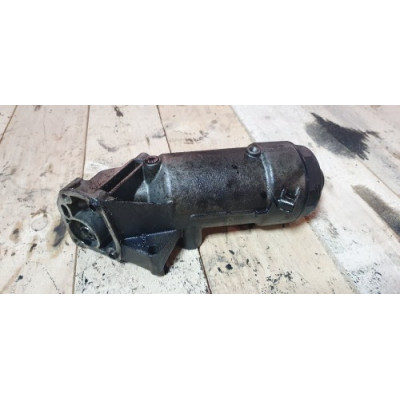 б/у Корпус масляного фильтра Mercedes E290 W210 1995-1999 2.9 TDI A6061801210