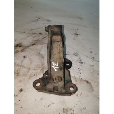 б/у Кронштейн подвесного подшипника полуоси (промвала) Opel Vivaro 2001-2006 1.9 DCI 8200133511