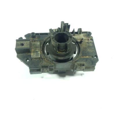б/у Кронштейн подрулевого переключателя Nissan Interstar 1998-2003 7701039792