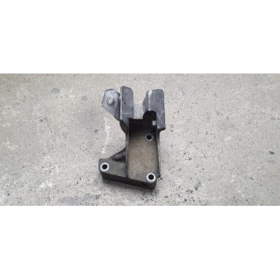 б/у Кронштейн топливного фильтра Peugeot 306 1997-2002 2.0 HDI 9632011910