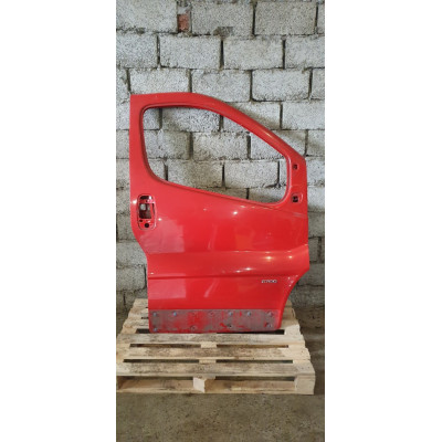б/у Дверь передняя правая (красный цвет) Opel Vivaro 2001-2006 7751472215