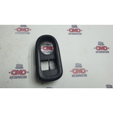 б/у Корпус кнопок стеклоподьемника двери передней левой Renault Master III 2010- 8200637849