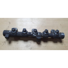 б/у Топливная рейка / распределитель (с клапаном) Renault Master III 2010- 2.3 DCI 0445214258