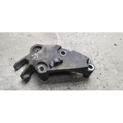 б/у Кронштейн крепления двигателя верхний Renault Master II 2003-2010 3.0 DCI 8200190553