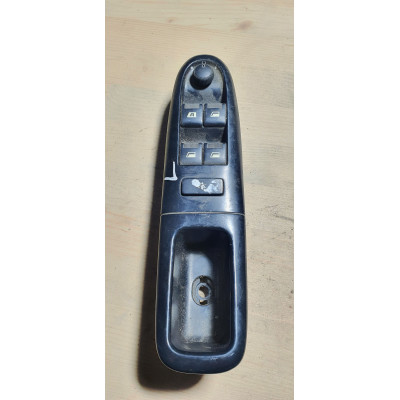 б/у Кнопки стеклоподьемника двери передней левой Peugeot 406 1999-2004 6554CF