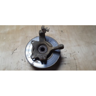 б/у Ступица передняя левая R15 Nissan Interstar 1998-2003 7700302125