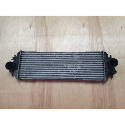 б/у Радиатор интеркулера Opel Vivaro 2001-2006 1.9 DCI 7700312903