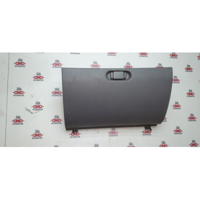 б/у Бардачок пассажира Nissan Vanette Cargo III 1995-2001 68500-1C710
