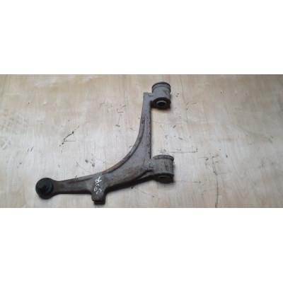 б/у Рычаг передний нижний правый Nissan Interstar 1998-2003 8200767825