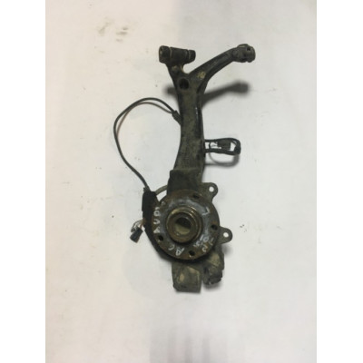 б/у Ступица передняя левая (под АБС) Volkswagen Passat B5 2000-2005 8D0407257