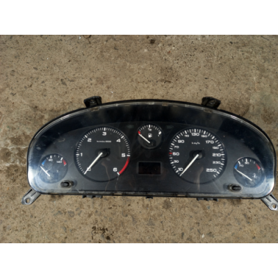 б/у Панель приборов 260км/час (черная) Peugeot 406 1999-2004 2.0 HDI 9639940580