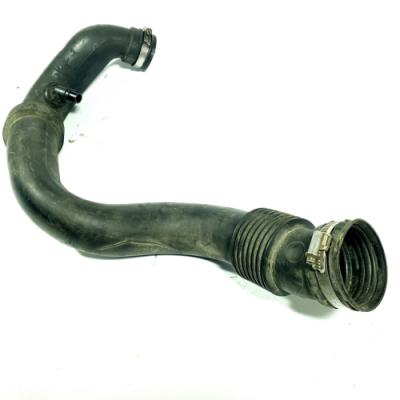 б/у Патрубок интеркулера Renault Master II 1997-2003 2.2 DCI 8200019443
