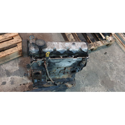 б/у Двигатель (голый) Nissan Interstar 1998-2003 2.8 DTI S9W700 / S9W702