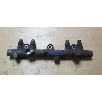 б/у Топливная рейка / распределитель (с клапаном) Peugeot 306 1997-2002 2.0 HDI 0445214010