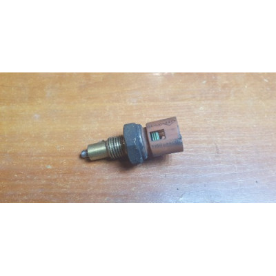 б/у Датчик заднего хода Nissan Interstar 2003-2010 2.5 DCI 7700422630