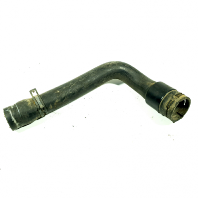 б/у Патрубок радиатора охлаждения верхний Volkswagen Passat B5 1996-2000 1.6 AHL 8D0121101K
