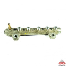 б/у Топливная рейка / распределитель (с клапаном) Opel Movano 2003-2010 2.5 DCI 8200148037
