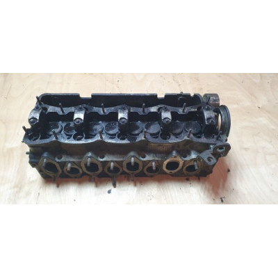 б/у Головка блока цилиндров Nissan Interstar 1998-2003 2.8 DTI S9W700 / S9W702 7701470777
