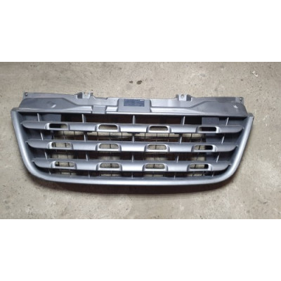 б/у Решетка радиатора Renault Master III 2010- 623100256R