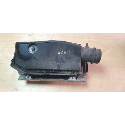 б/у Корпус воздушного фильтра Mercedes E320 W210 1999-2003 A6130900201
