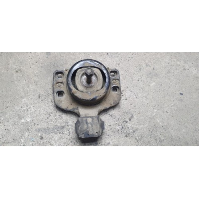 б/у Подушка двигателя правая передняя Renault Master II 2003-2010 2.5 DCI 8200022596