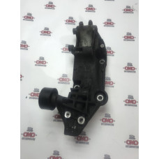 б/у Кронштейн крепления генератора Opel Movano 2010- 2.3 CDTI 117103585R