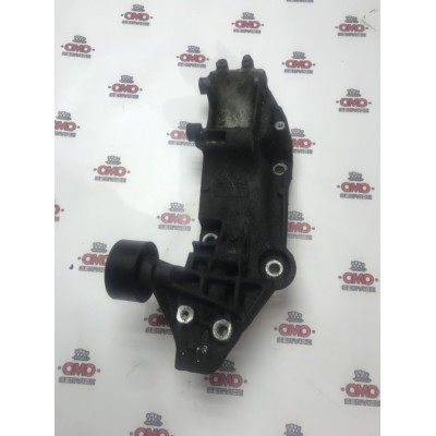 б/у Кронштейн крепления генератора Opel Movano 2010- 2.3 CDTI 117103585R