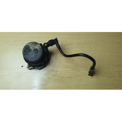 б/у Вакуумный насос Opel Vivaro 2001-2006 1.9 DCI 8200072985