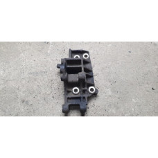 б/у Кронштейн компрессора кондиционера Opel Movano 1998-2003 2.8 DTI S9W700 / S9W702 7700300376