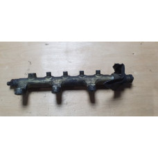 б/у Топливная рейка / распределитель (с клапаном) Renault Master II 1997-2003 2.5 DCI 0445214025