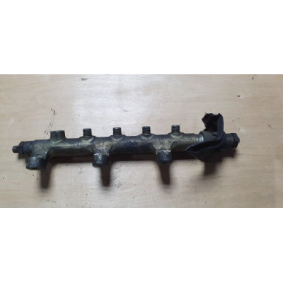 б/у Топливная рейка / распределитель (с клапаном) Renault Master II 1997-2003 2.5 DCI 0445214025