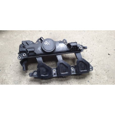 б/у Клапанная крышка Renault Master III 2010- 2.3 DCI 8200924262