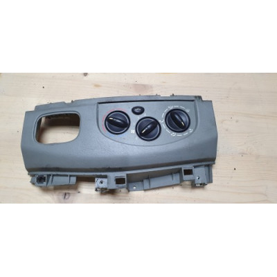 б/у Блок управления печкой (без кондиционера) Opel Vivaro 2001-2006 7701050314
