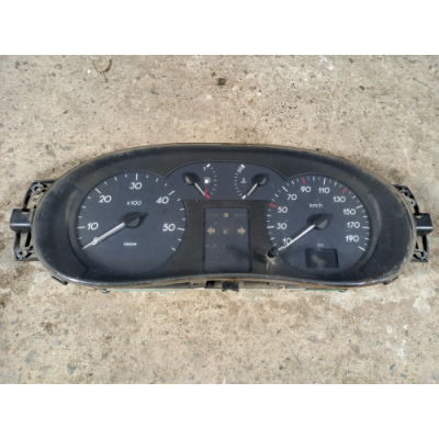 б/у Панель приборов 190км/час (черная) Nissan Interstar 1998-2003 8200140413