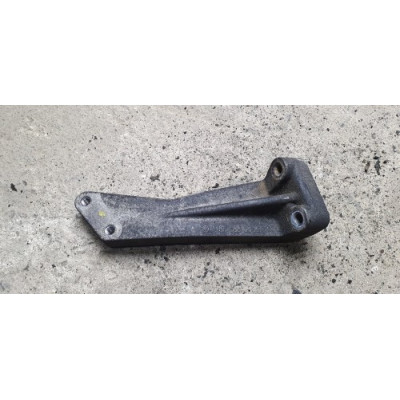 б/у Кронштейн двигателя левый Mercedes Sprinter W903 2000-2006 2.2 CDI OM611 A6110980829