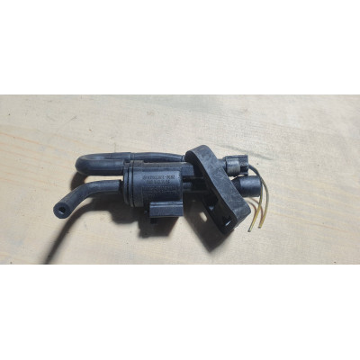 б/у Переключающий клапан системы подачи воздуха Mercedes Vito W638 1995-2003 2.2 CDI 0025401497