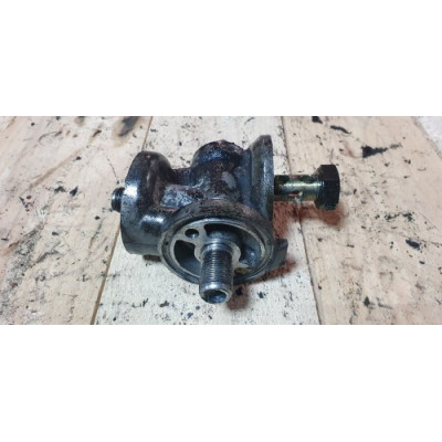 б/у Кронштейн масляного фильтра Opel Movano 1998-2003 2.8 DTI S9W700 / S9W702 7701044865